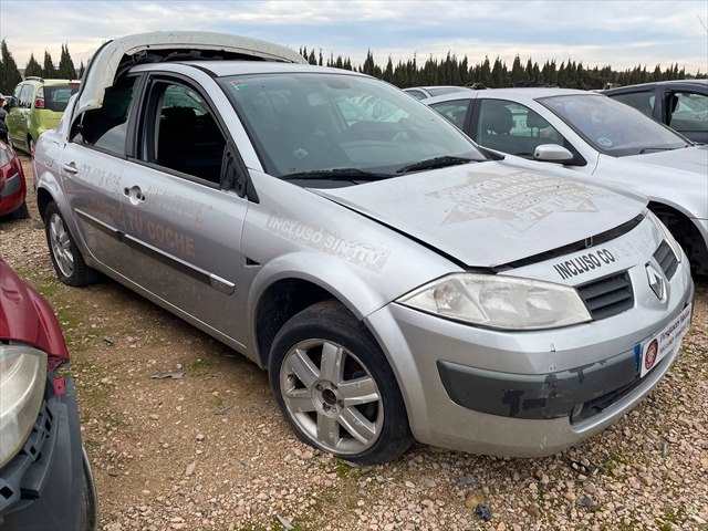 Foto 2ª: Puerta Delantera Derecha Renault Megane 1.5 DCI 100cv [K9K728] (2004)