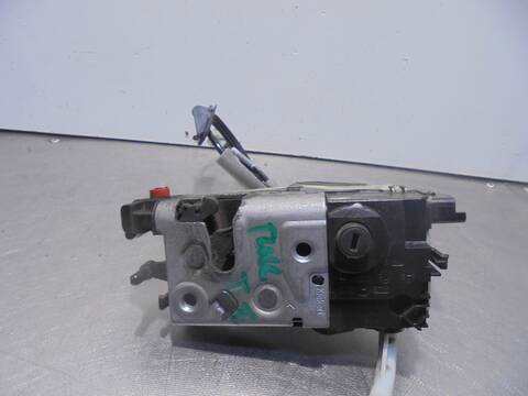 Foto 2ª: Cerradura Puerta Trasera Izquierda Peugeot 208 1.6 16V HDI FAP 92CV 68KW [9H06] (2014)