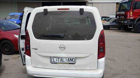 Portón Opel Combo EDITION PLUS XL 102CV 75KW
