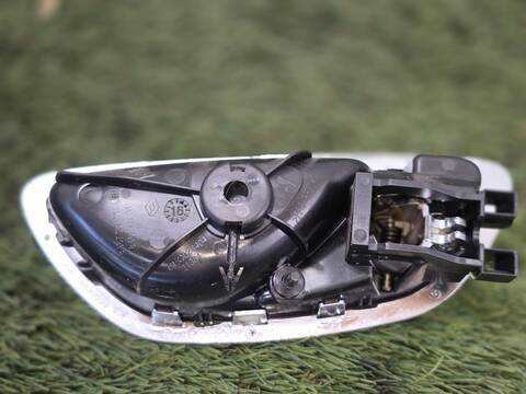 Foto 3ª: Maneta Interior Delantera Derecha Renault Talisman R9M409 (2015)