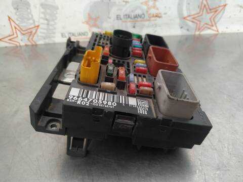 Foto 4ª: Caja Reles Fusibles Peugeot 407 140CV 103KW
