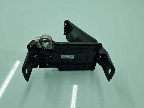 Foto 2ª: Caja Reles Fusibles Audi A1 30 TFSI BASICO 116CV 85KW [DKRF] (2020)