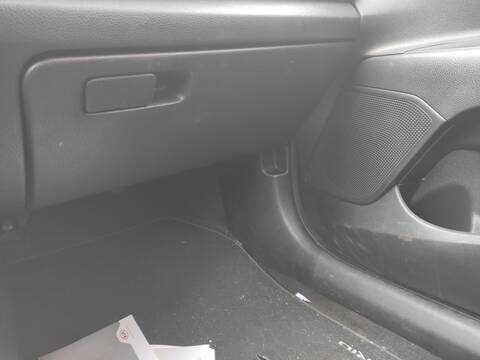 Guantera Kia Rio G4LA