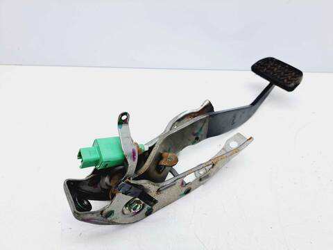 Foto 3ª: Pedal Freno Toyota Yaris 1.4 TD CAT 90CV 66KW [1ND] (2009)