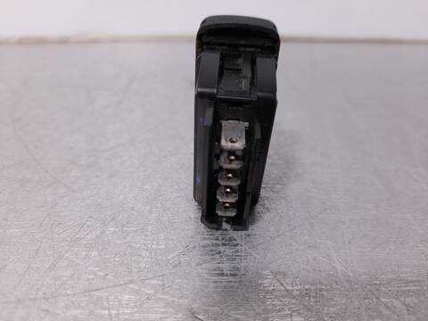 Foto 2ª: Botonera Elevalunas Renault Megane 1.9 D RT BERLINA 98CV 72KW I FASE 2 BERLINA BA0) [F9Q A7] (2000)