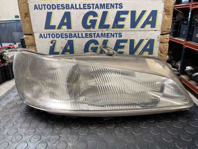 Faro Derecho Peugeot 306 1.800 8V103CV/74KW 0CV