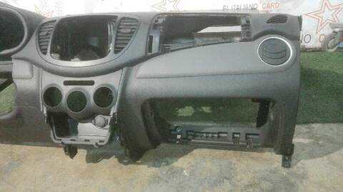 Foto 3ª: Salpicadero Hyundai i10 STYLE 78CV 57KW [G4LA] (2010)