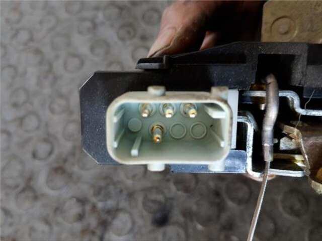 Foto 3ª: Cerradura Puerta Trasera Izquierda Bmw Serie 5 518 2.5 523I [2.5 LTR. - 125 KW 24V CAT] [M52 B25 (25 6 S3)]