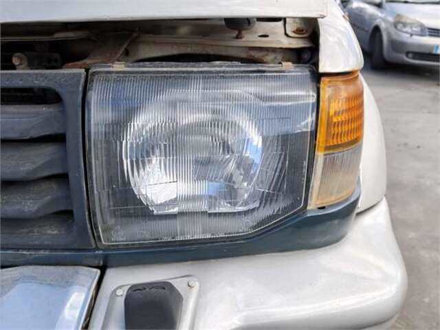 Faro Izquierdo Mitsubishi Montero SIN PAPELES