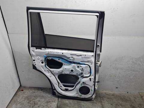 Foto 2ª: Puerta Trasera Izquierda Toyota Land Cruiser BASIS 190CV 140KW [1KDFTV] (2014)