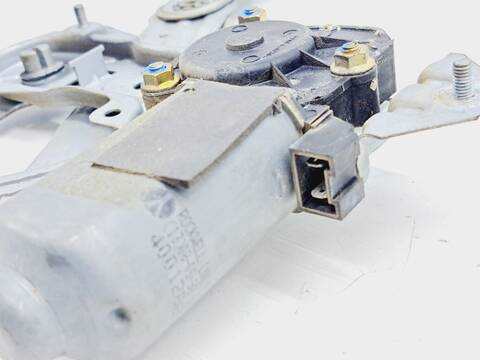 Foto 2ª: Elevalunas Eléctrico Delantero Derecho Peugeot 205 1.8 D GENERATION BERLINA 60CV 44KW [D A9A] (1998)