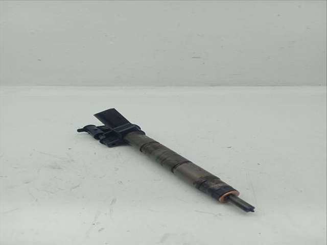 Foto 2ª: Inyectores Bmw Serie 1 114 120D BERLINA 177CV 130KW [N47D20C] (2008)