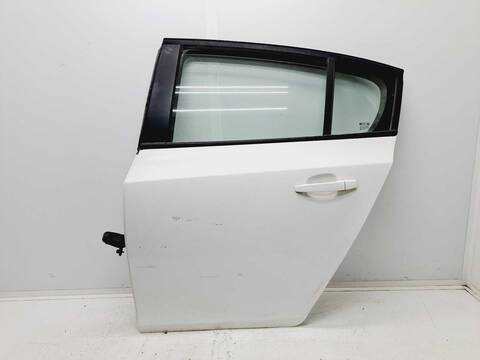 Puerta Trasera Izquierda Chevrolet Cruze LS 163CV 120KW