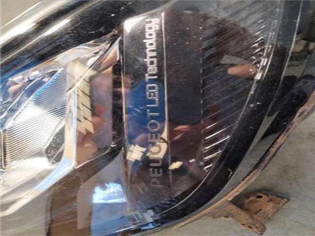 Foto 3ª: Faro Izquierdo Peugeot 2008 1.2 ALLURE [1.2 LTR. - 96 KW 12V E-THP - PURETECH] [HN05]