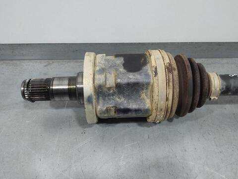 Foto 2ª: Transmision Delantera Izquierda Toyota Hilux DOUBLE CAB GX 4X4 150CV 110KW [2GDFTV] (2023)