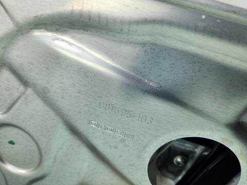 Foto 2ª: Elevalunas Manual Trasero Derecho Mercedes Clase C 160 C 220 CDI 204.008) BERLINA 170CV 125KW [646811] (2009)