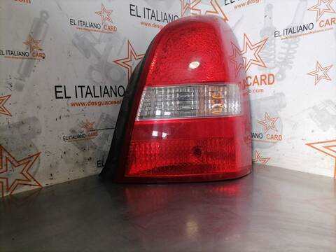 Foto 3ª: Piloto Trasero Derecho Nissan Primera VISIA BERLINA 109CV 80KW [QG16] (2003)