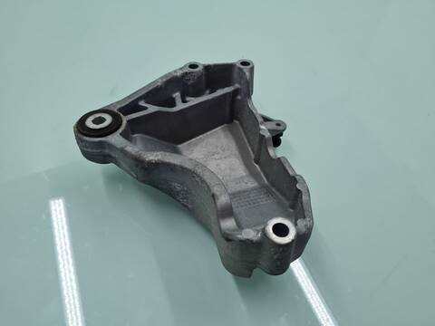 Foto 3ª: Soporte Motor Mercedes Clase A 140 A 45 AMG 4-MATIC 176.052) 381CV 280KW [133980] (2017)