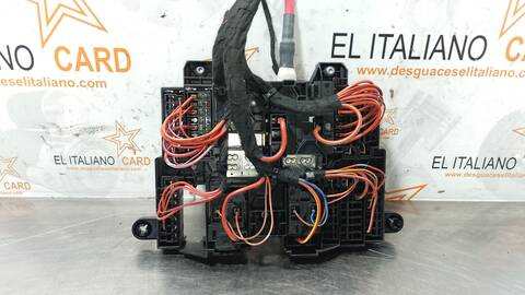 Caja Reles Fusibles Mercedes Clase A 140 A 200 177.087) 163CV 120KW