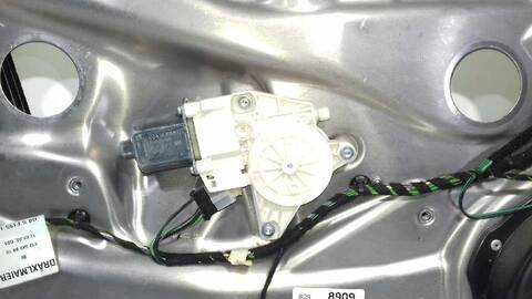 Foto 2ª: Elevalunas Eléctrico Delantero Izquierdo Mercedes Clase E 180 220 CDI BLUEEFFICIENCY 212.002) 170CV 125KW [OM651924] (2010)