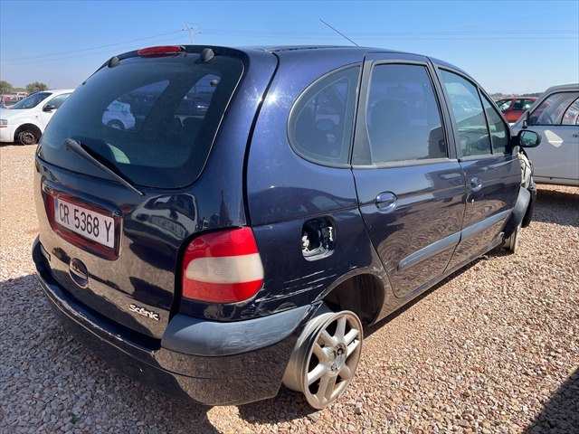 Foto 2ª: Paragolpes Trasero Renault Scenic 1.9 D 98cv [F9QA7] (1999)