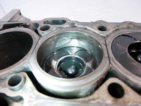 Foto 2ª: Bloque Motor Volvo XC 70 163 CV 120KW [D5244T D52] (2005)