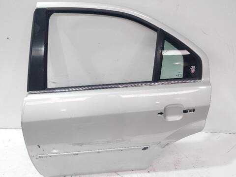 Foto 2ª: Puerta Trasera Izquierda Ford Mondeo GHIA 06.2003 ) D) 131CV [FMBA - N7BA] (2000)