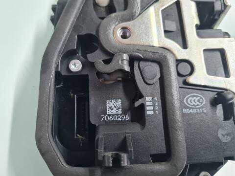 Foto 3ª: Cerradura Puerta Trasera Derecha Bmw Serie 3 315 320D BERLINA 163CV 120KW [N47D20C] (2009)
