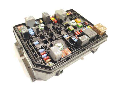 Foto 2ª: Caja Reles Fusibles Opel Astra 1.2 TURBO 68) 131CV 96KW [F 12 SHT] (2020)