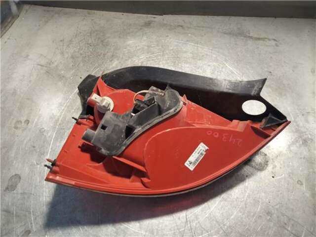 Foto 3ª: Piloto Trasero Derecho Renault Megane 1.4 AUTHENTIQUE [1.4 LTR. - 72 KW 16V] II BERLINA 3P (10.2002-_) [K4J D7]