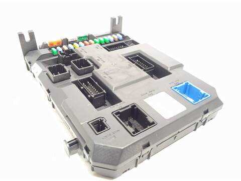 Foto 2ª: Caja Reles Fusibles Citroen DS3 TECHNO STYLE 99CV 73KW [BHY] (2016)