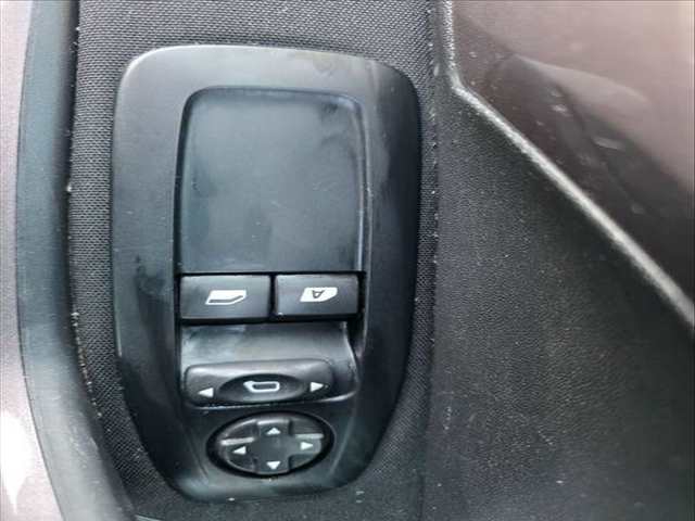 Botonera Elevalunas Peugeot 2008 HMZ