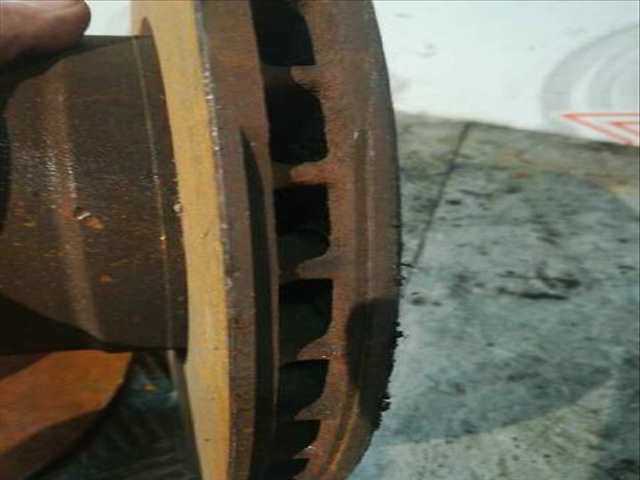 Foto 2ª: Disco Freno Delantero Bmw Serie 5 518 520 D BERLINA 163CV 120KW [M47N204D5] (2006)