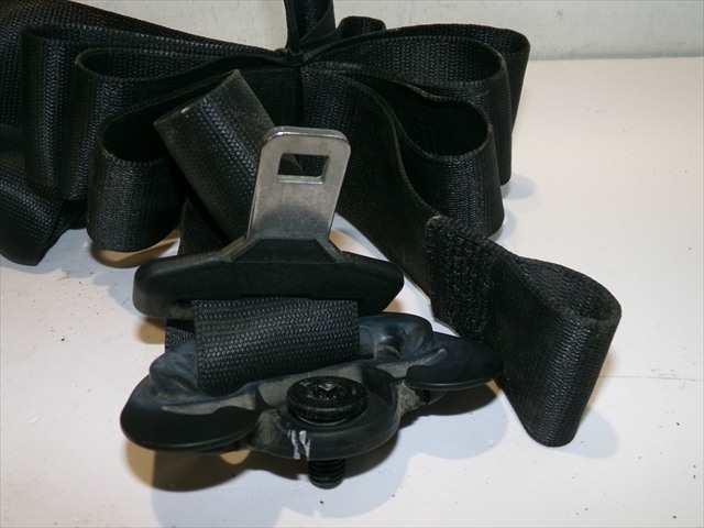 Foto 4ª: Cinturón Delantero Derecho Bmw Serie 1 120 2.0 D E82 COUPE 2007-2013 [N47D20C] (2009)