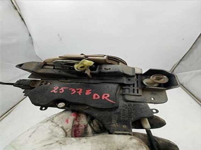 Cerradura Puerta Delantera Derecha Mitsubishi Colt 1.6 1600 AVANCE [1.6 LTR. - 76 KW CAT]