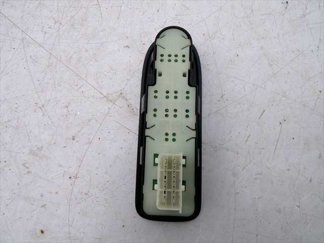 Foto 2ª: Botonera Elevalunas Citroen C3 1.4 HDI 2013-2016 [8H01] (2014)