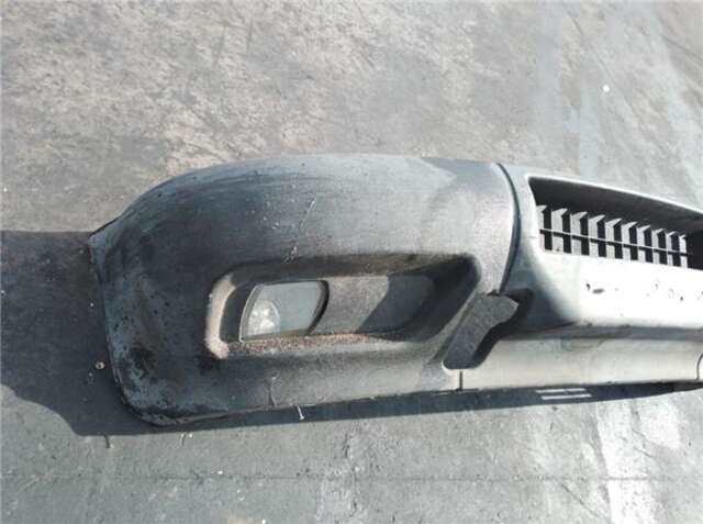 Foto 2ª: Paragolpes Delantero Iveco Daily 2.3 29 - L 12 CAJA CERRADA [2.3 LTR. - 85 KW DIESEL] [F1AE0481B]