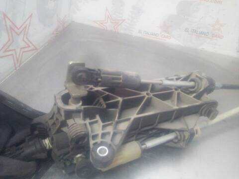 Foto 4ª: Palanca de Cambio Volkswagen Crafter CAJA CERRADA 30 BATALLA CORTA 109CV 80KW [BJK] (2008)