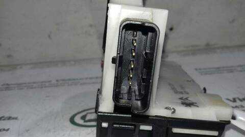 Foto 3ª: Cerradura Puerta Trasera Izquierda Peugeot 208 1.2 12V E-VTI 82CV 60KW [HM01] (2016)