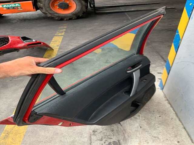 Foto 2ª: Puerta Trasera Izquierda Mazda 3 2.2 DI150CV [R2] (2011)