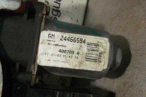Foto 4ª: Elevalunas Eléctrico Delantero Derecho Opel Corsa CLUB 75CV 55KW [Z12XE] (2003)