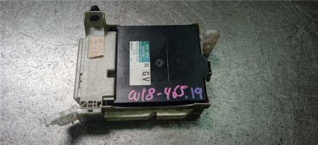 Foto 2ª: Caja Reles Fusibles Toyota Yaris 1.3 ACTIVE [1.3 LTR. - 74 KW 16V CAT] [1NRFE]