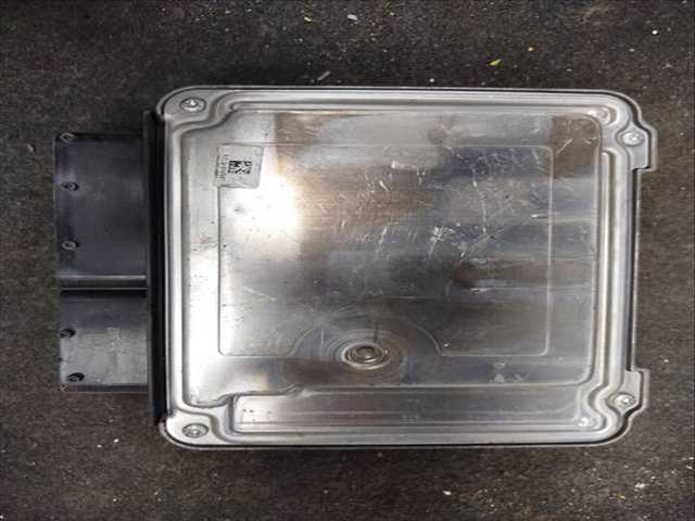 Foto 2ª: Centralita Motor ECU Volkswagen Golf VERSION INDEFINIDA (2004)