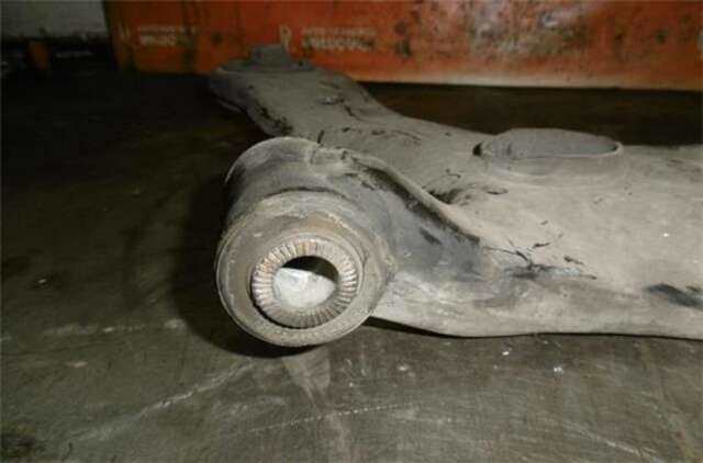 Foto 2ª: Brazo Suspension Delantero Izquierdo Toyota Verso 1.6 ADVANCE [1.6 LTR. - 82 KW D-4D CAT] [N47C16A]