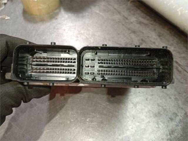 Foto 3ª: Centralita Motor ECU Volkswagen Golf 2.0 ADVANCE [2.0 LTR. - 81 KW TDI] [CBDC]
