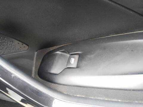Foto 2ª: Botonera Elevalunas Peugeot 208 STYLE 82CV 60KW [HM01] (2017)