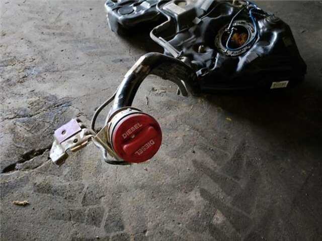 Foto 2ª: Deposito de Combustible Mercedes Clase C 160 2.1 C 220 D (205.304) [2.1 LTR. - 125 KW CDI CAT] [651.921]