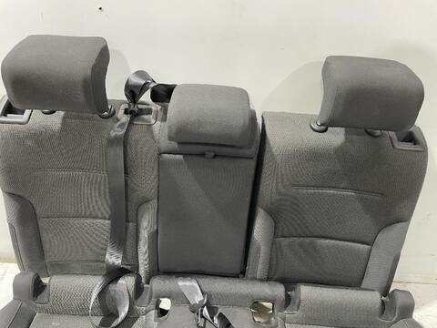 Foto 3ª: Asientos Traseros Volkswagen Golf COMFORTLINE BLUEMOTION AUT. 150CV (2013)