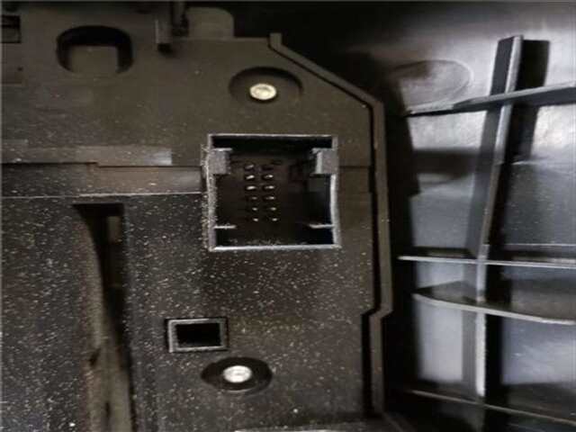 Foto 3ª: Mando Multifuncion Peugeot 308 1.6 ACTIVE [1.6 LTR. - 85 KW 16V E-HDI FAP] [9h05]