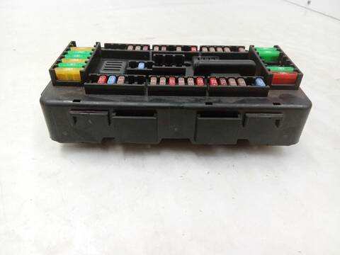 Foto 2ª: Caja Reles Fusibles Bmw Serie 3 318 2.0 D 150CV 110KW F30 F80) [B47 D20 A] (2016)